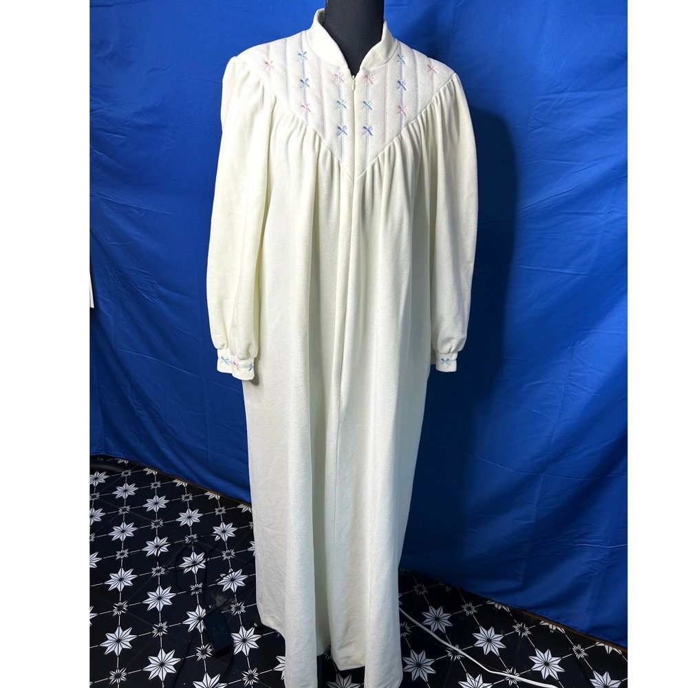 Vtg Womens Embroidered Nightgown Sz M Cottage Coquette Grannycore Puff Sleeve - Picture 1 of 10